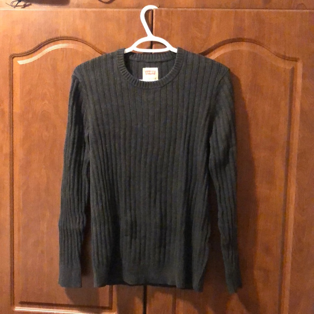 Levi’s Black Pull-over Shirt